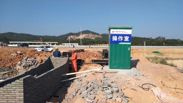 高速公路污水設(shè)備施工現(xiàn)場